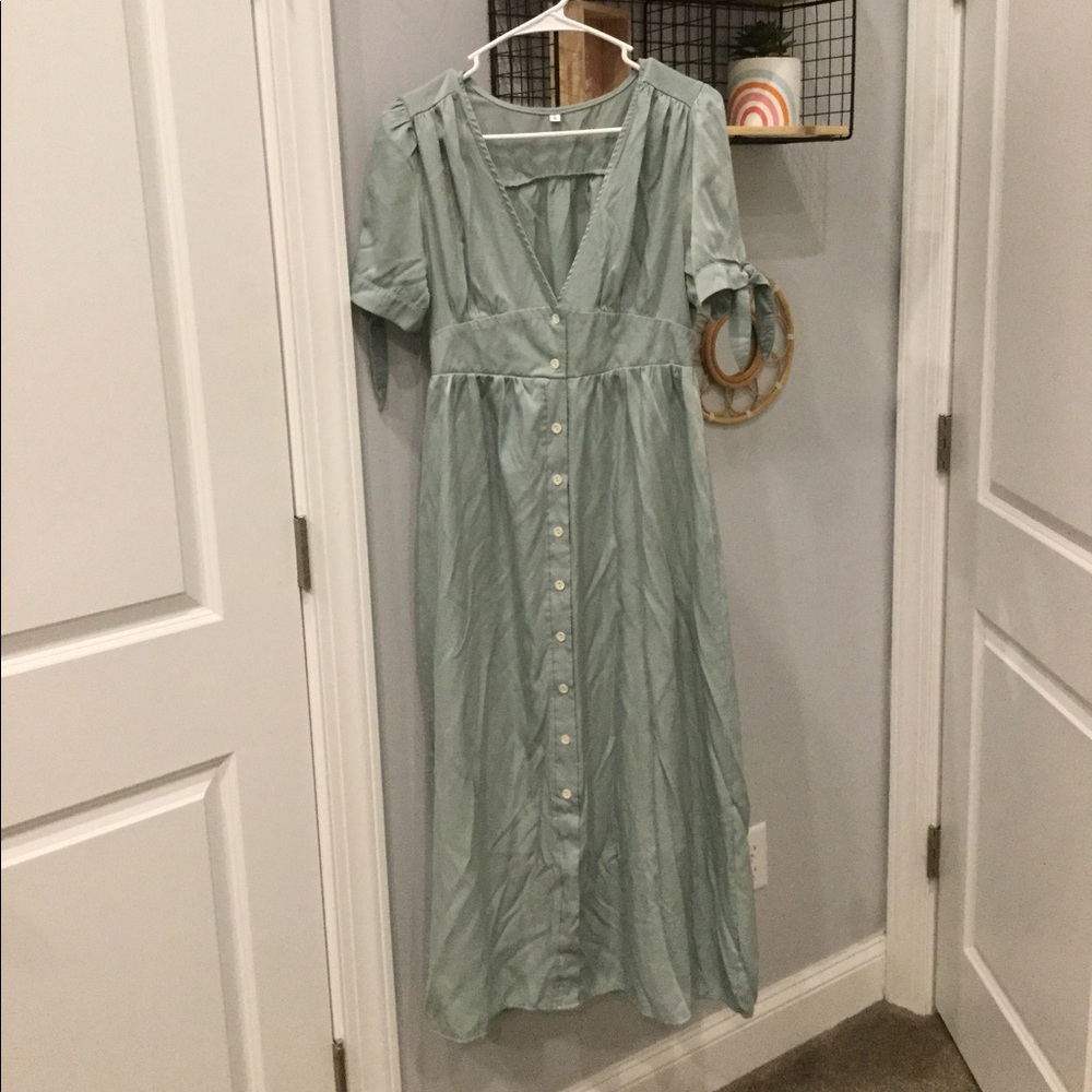 Women’s dress